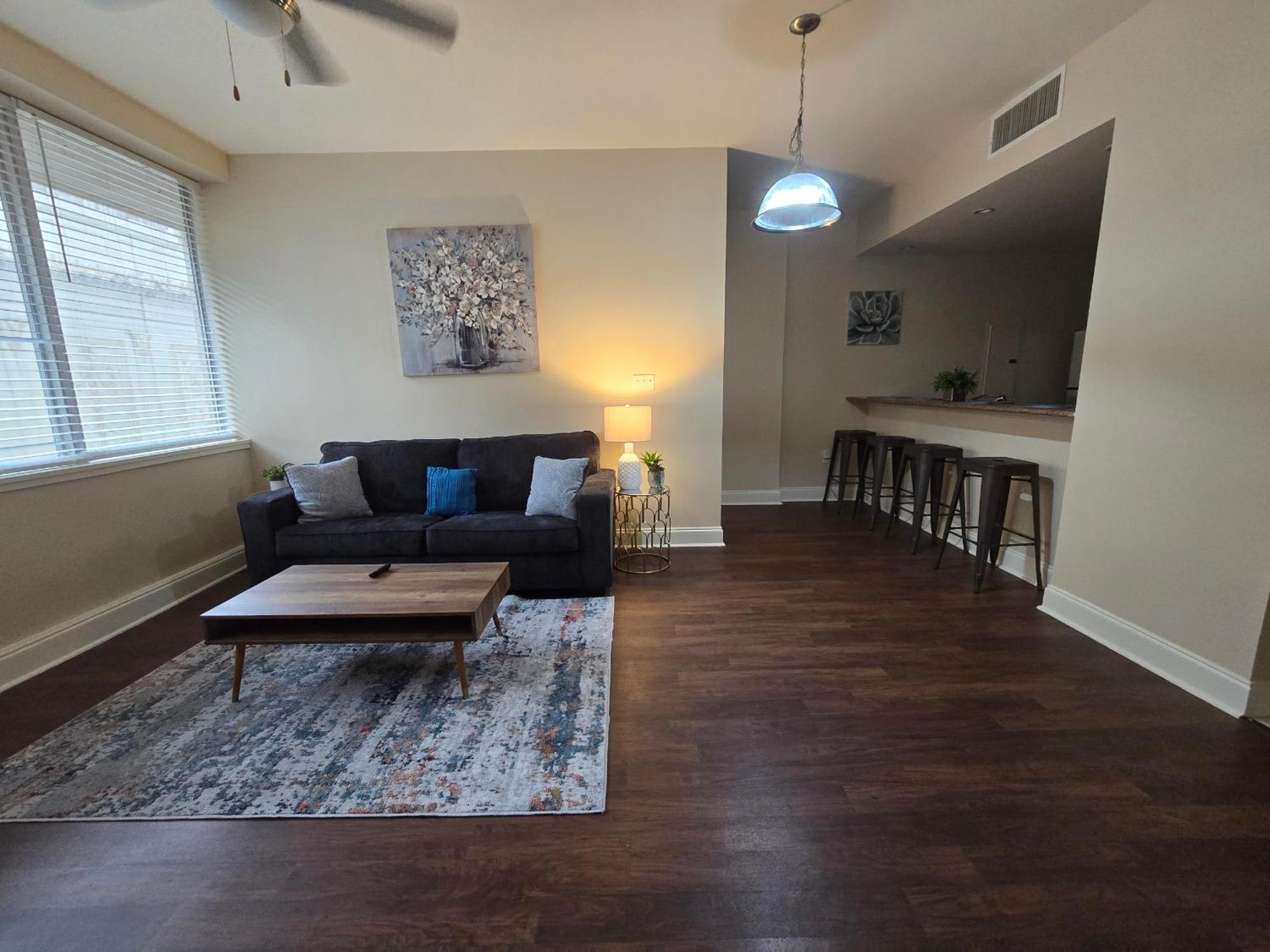 Amazing Condos Beautiful View 2 Blocks To French Quarter, Small Rooftop Pool, Gym, Seanger Theater, Super Dome, And Bourbon St New Orleans Ruang foto