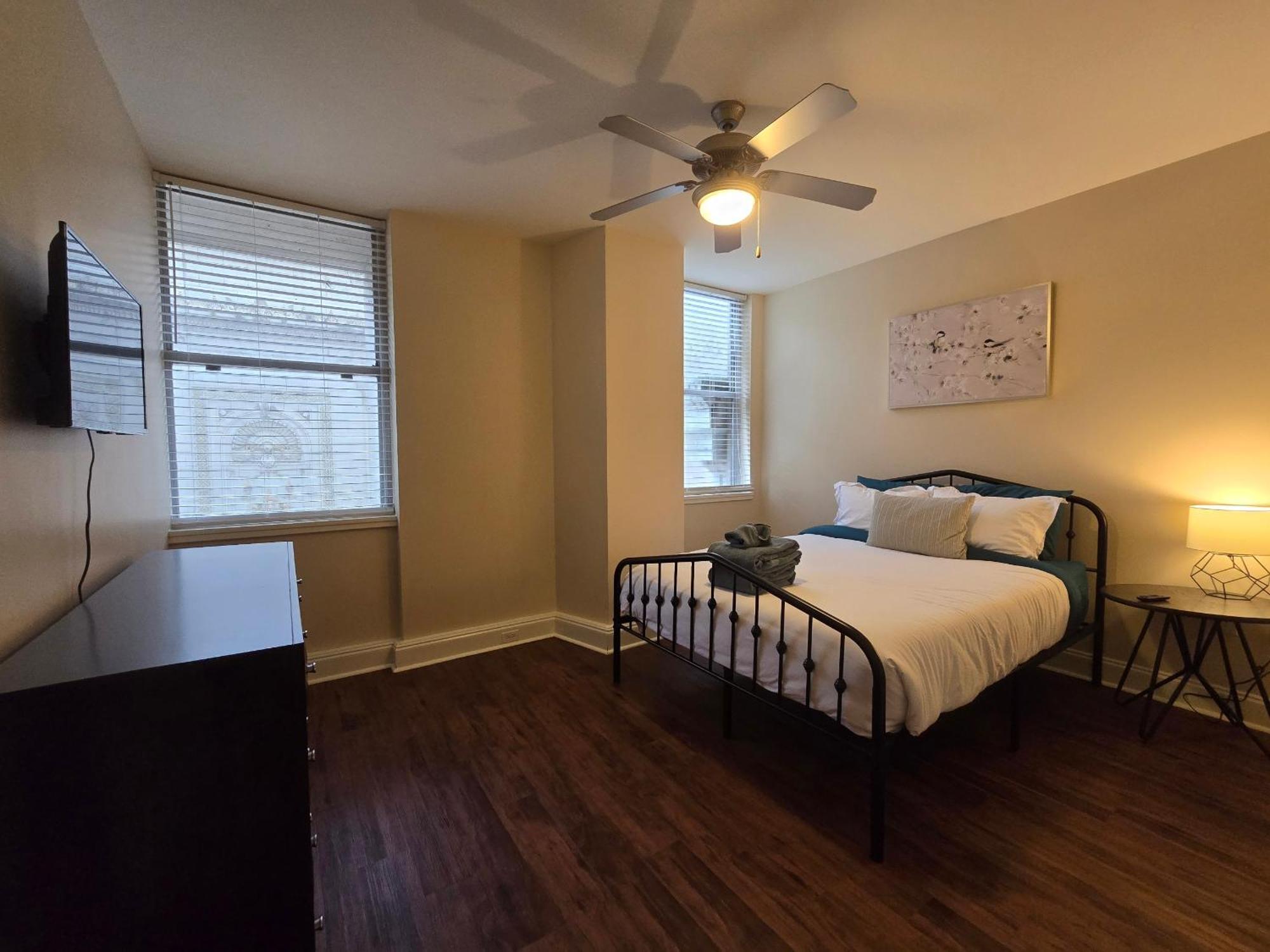 Amazing Condos Beautiful View 2 Blocks To French Quarter, Small Rooftop Pool, Gym, Seanger Theater, Super Dome, And Bourbon St New Orleans Ruang foto