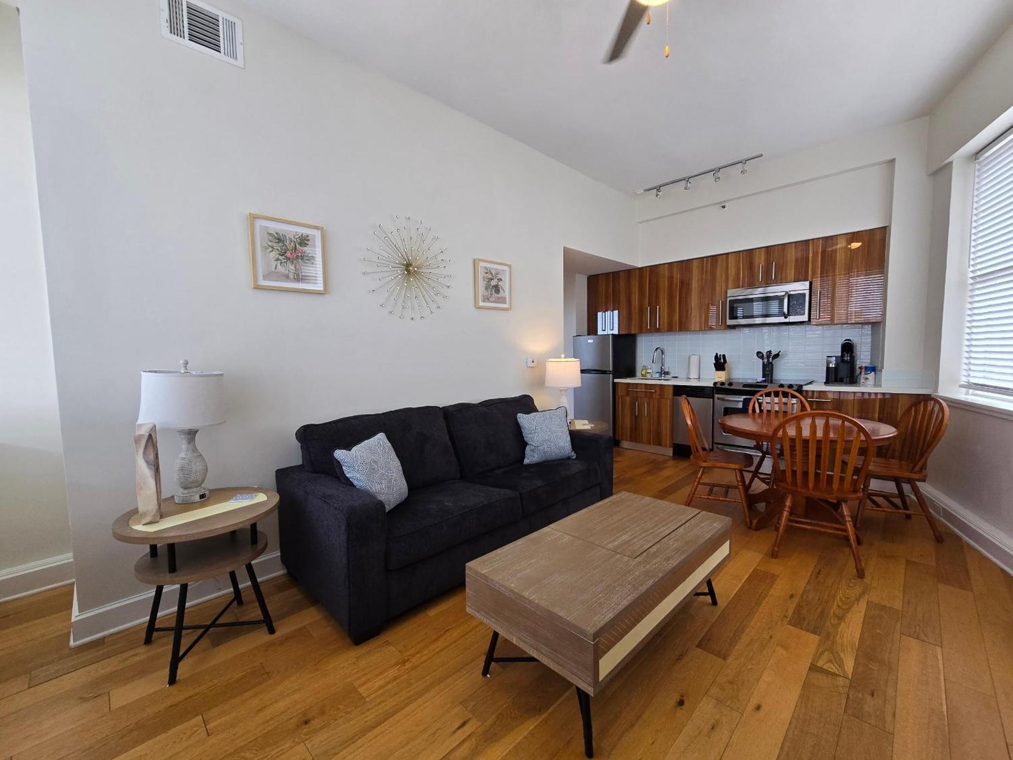 Amazing Condos Beautiful View 2 Blocks To French Quarter, Small Rooftop Pool, Gym, Seanger Theater, Super Dome, And Bourbon St New Orleans Ruang foto
