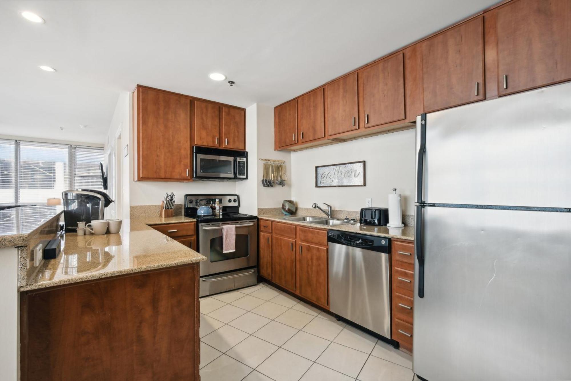Amazing Condos Beautiful View 2 Blocks To French Quarter, Small Rooftop Pool, Gym, Seanger Theater, Super Dome, And Bourbon St New Orleans Ruang foto
