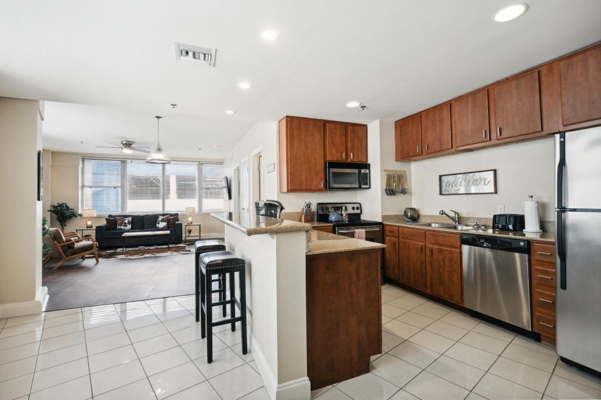 Amazing Condos Beautiful View 2 Blocks To French Quarter, Small Rooftop Pool, Gym, Seanger Theater, Super Dome, And Bourbon St New Orleans Ruang foto