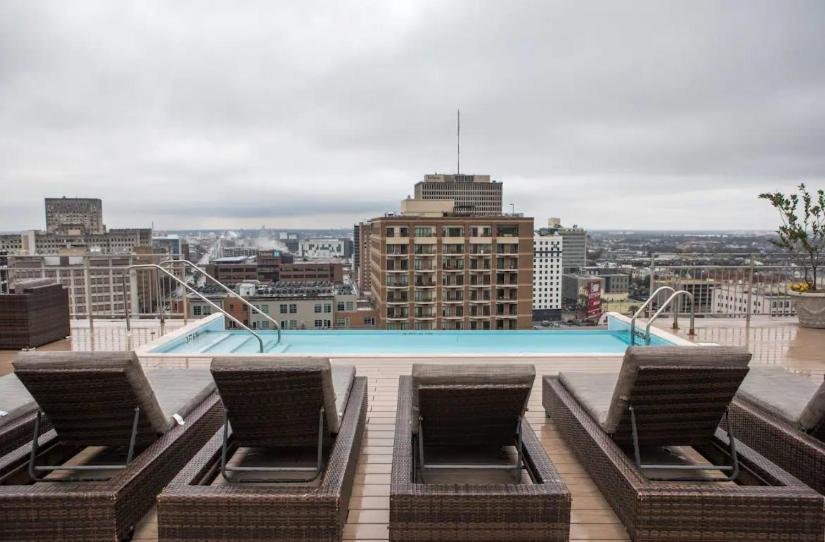 Amazing Condos Beautiful View 2 Blocks To French Quarter, Small Rooftop Pool, Gym, Seanger Theater, Super Dome, And Bourbon St New Orleans Bagian luar foto