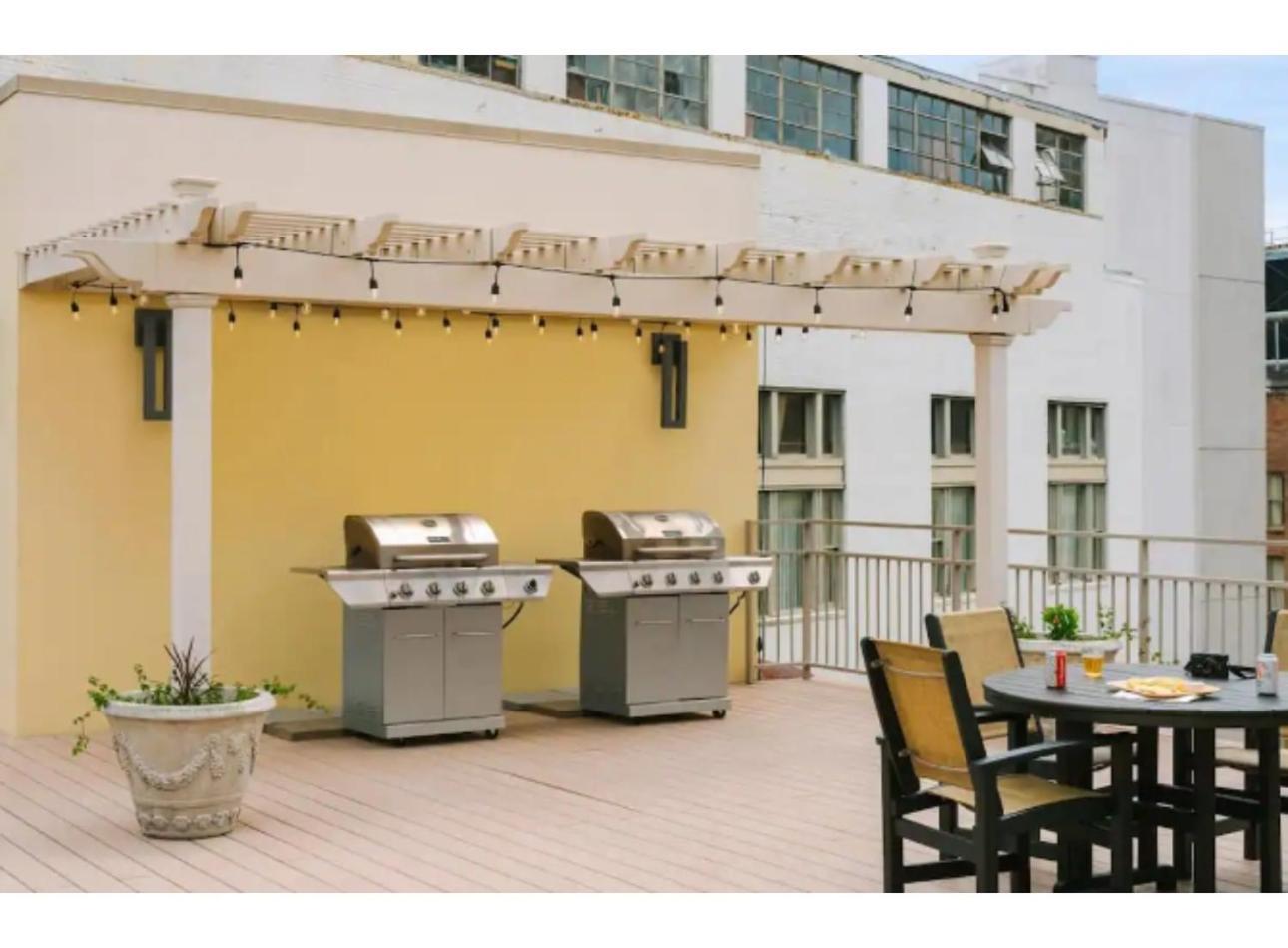 Amazing Condos Beautiful View 2 Blocks To French Quarter, Small Rooftop Pool, Gym, Seanger Theater, Super Dome, And Bourbon St New Orleans Bagian luar foto