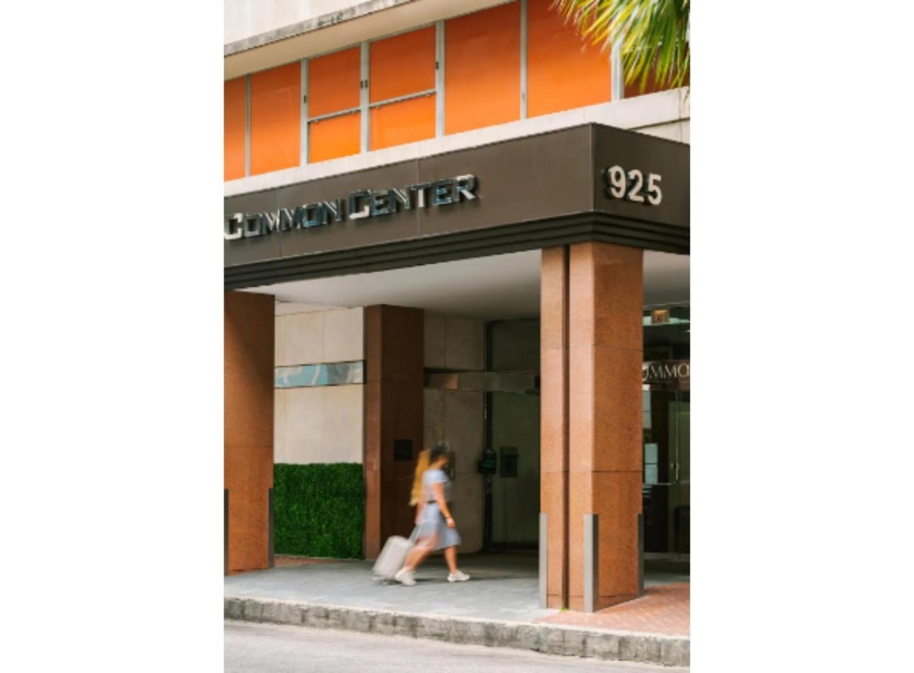 Amazing Condos Beautiful View 2 Blocks To French Quarter, Small Rooftop Pool, Gym, Seanger Theater, Super Dome, And Bourbon St New Orleans Bagian luar foto
