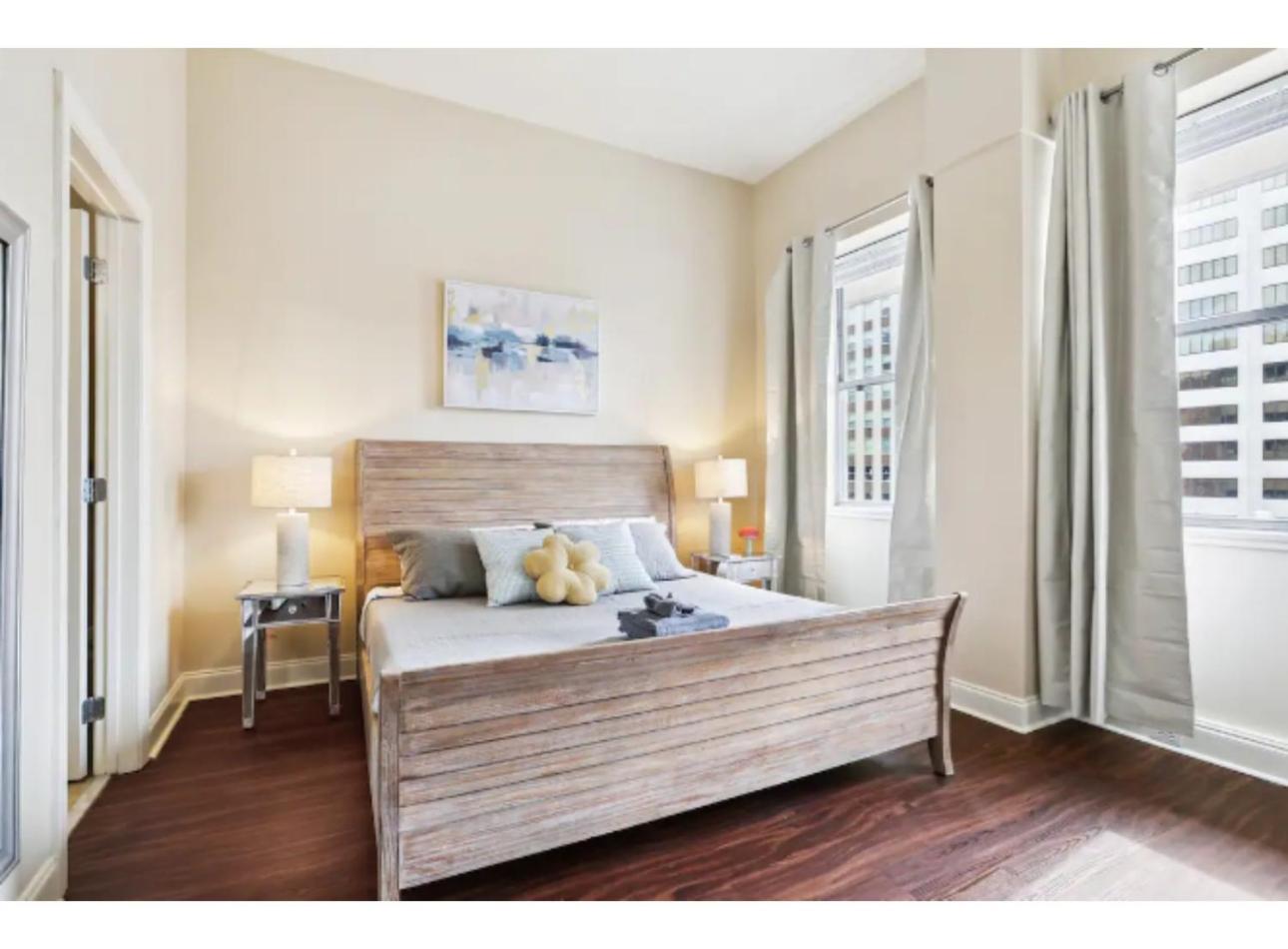 Amazing Condos Beautiful View 2 Blocks To French Quarter, Small Rooftop Pool, Gym, Seanger Theater, Super Dome, And Bourbon St New Orleans Bagian luar foto