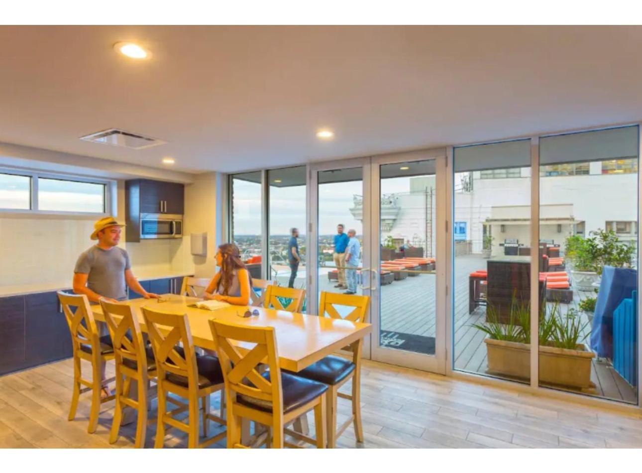 Amazing Condos Beautiful View 2 Blocks To French Quarter, Small Rooftop Pool, Gym, Seanger Theater, Super Dome, And Bourbon St New Orleans Bagian luar foto