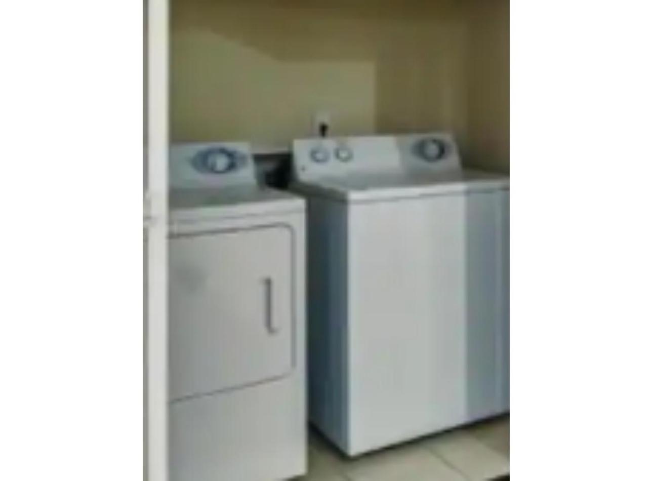 Amazing Condos Beautiful View 2 Blocks To French Quarter, Small Rooftop Pool, Gym, Seanger Theater, Super Dome, And Bourbon St New Orleans Ruang foto