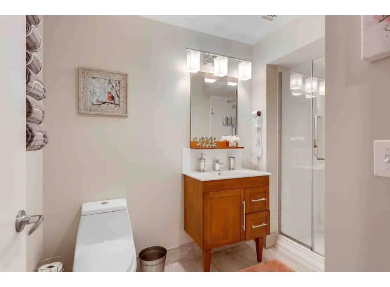 Amazing Condos Beautiful View 2 Blocks To French Quarter, Small Rooftop Pool, Gym, Seanger Theater, Super Dome, And Bourbon St New Orleans Ruang foto