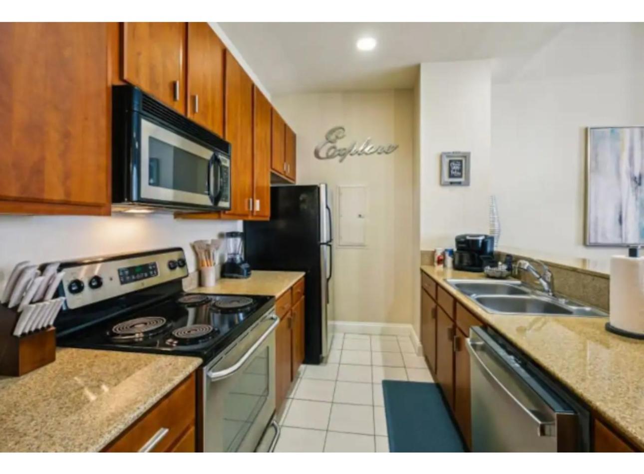 Amazing Condos Beautiful View 2 Blocks To French Quarter, Small Rooftop Pool, Gym, Seanger Theater, Super Dome, And Bourbon St New Orleans Ruang foto