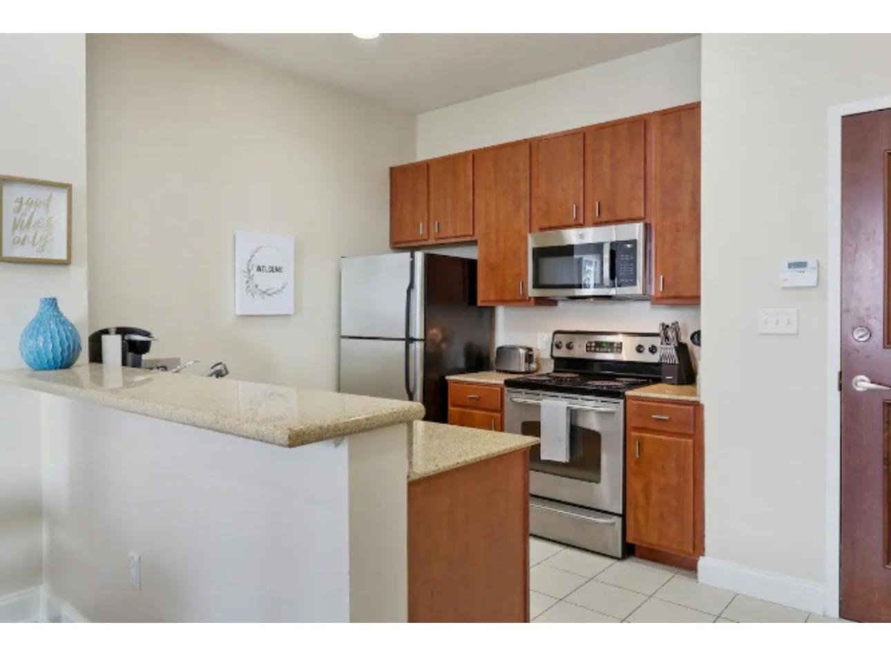 Amazing Condos Beautiful View 2 Blocks To French Quarter, Small Rooftop Pool, Gym, Seanger Theater, Super Dome, And Bourbon St New Orleans Ruang foto