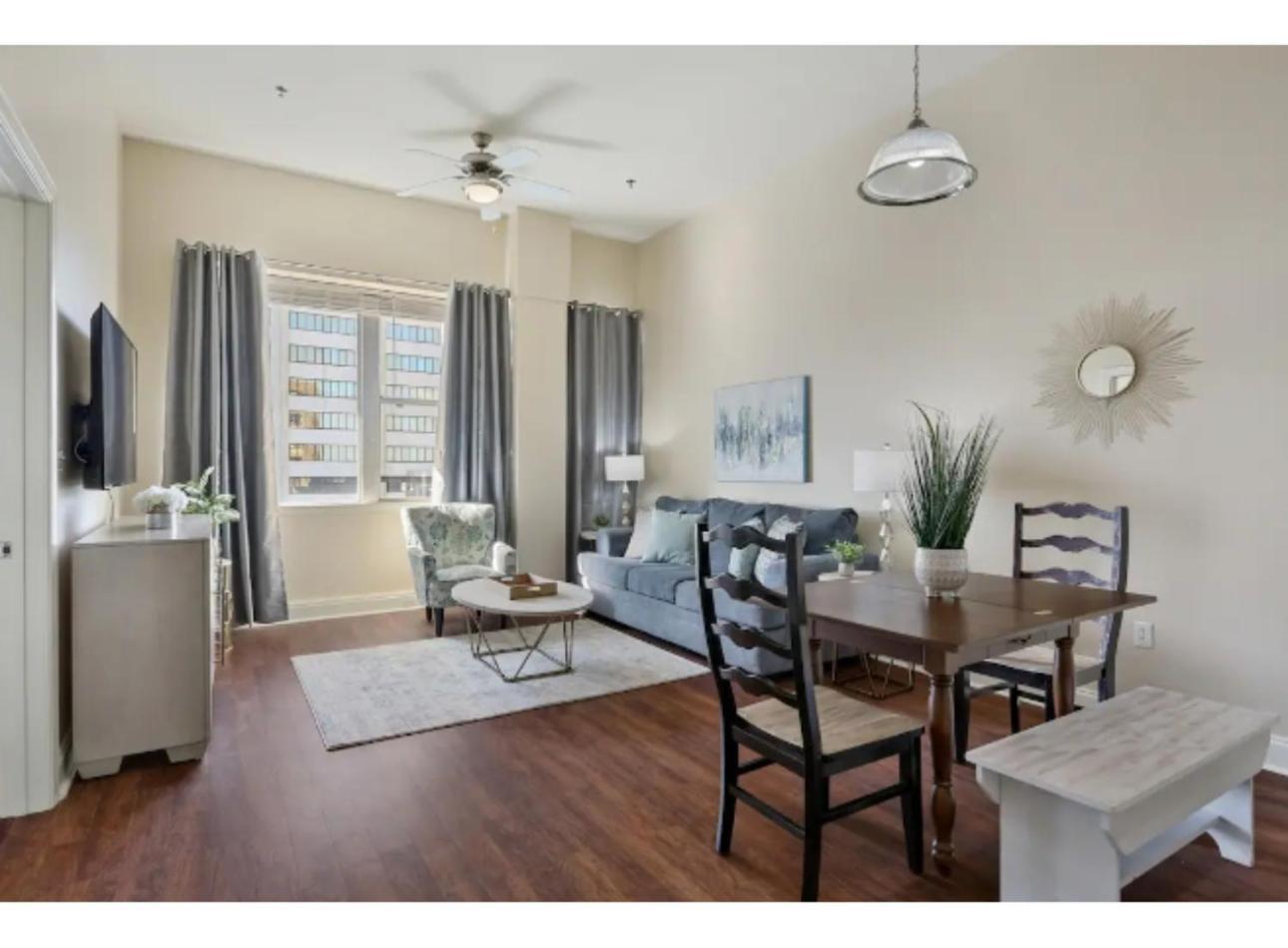 Amazing Condos Beautiful View 2 Blocks To French Quarter, Small Rooftop Pool, Gym, Seanger Theater, Super Dome, And Bourbon St New Orleans Ruang foto