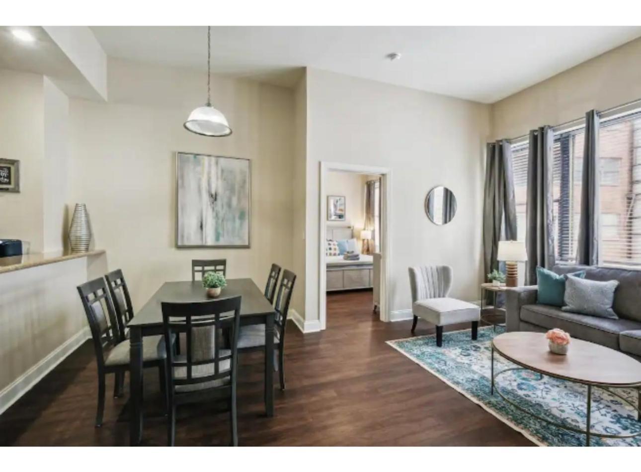Amazing Condos Beautiful View 2 Blocks To French Quarter, Small Rooftop Pool, Gym, Seanger Theater, Super Dome, And Bourbon St New Orleans Ruang foto
