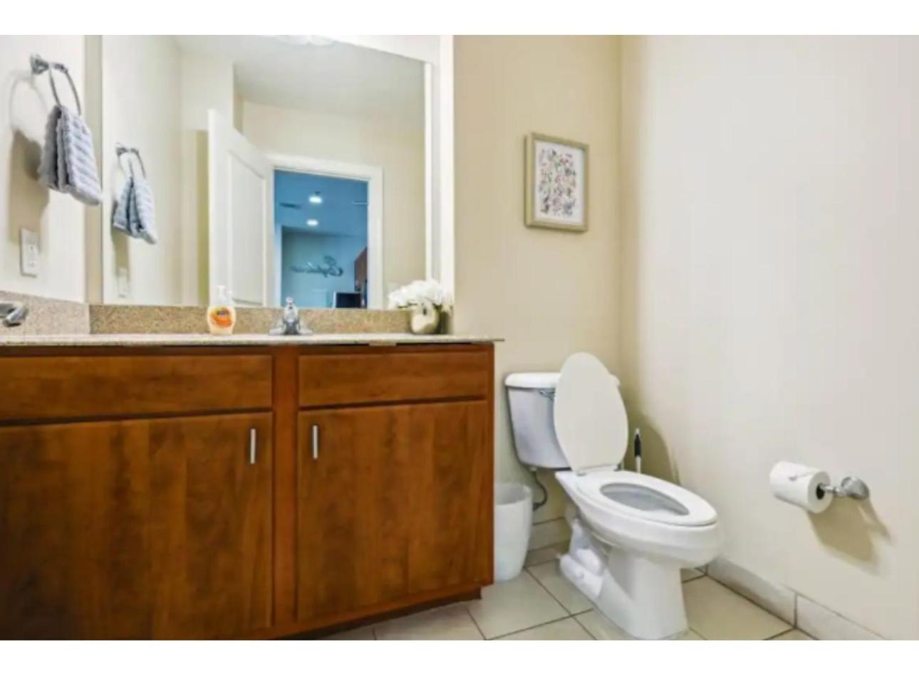 Amazing Condos Beautiful View 2 Blocks To French Quarter, Small Rooftop Pool, Gym, Seanger Theater, Super Dome, And Bourbon St New Orleans Ruang foto