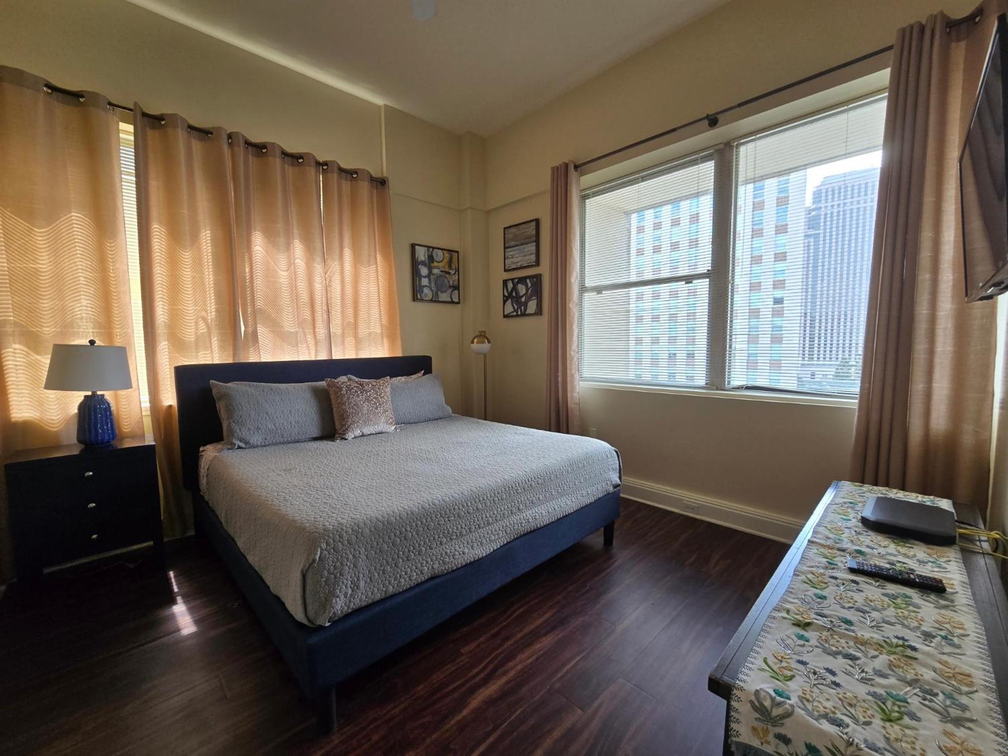 Amazing Condos Beautiful View 2 Blocks To French Quarter, Small Rooftop Pool, Gym, Seanger Theater, Super Dome, And Bourbon St New Orleans Ruang foto