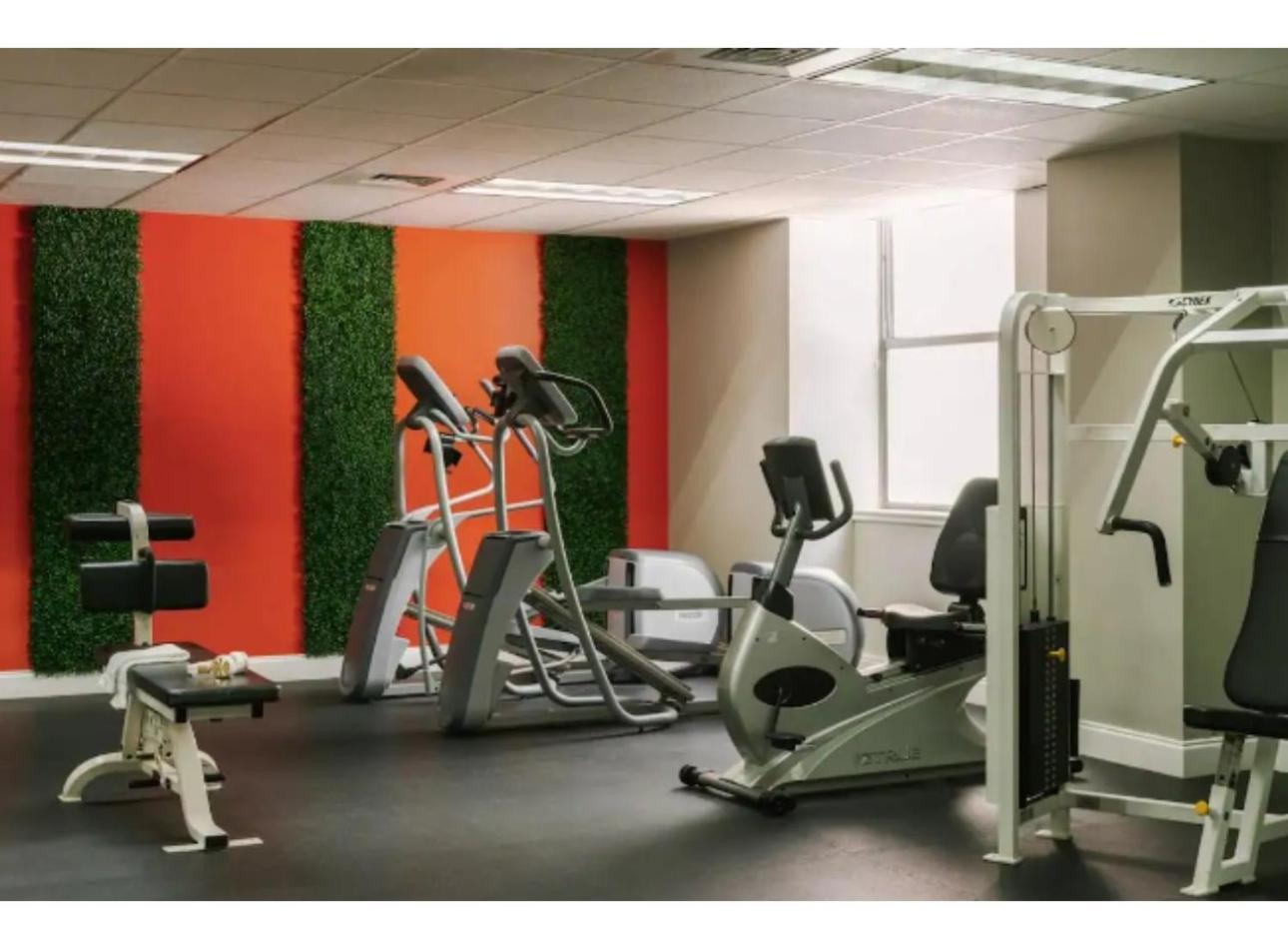 Amazing Condos Beautiful View 2 Blocks To French Quarter, Small Rooftop Pool, Gym, Seanger Theater, Super Dome, And Bourbon St New Orleans Bagian luar foto